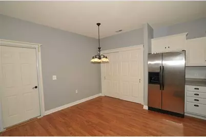 2270 W Vista Bella Dr #102, Oak Creek, WI 53154 - Photo 3