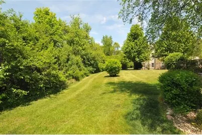 2270 W Vista Bella Dr #102, Oak Creek, WI 53154 - Photo 23