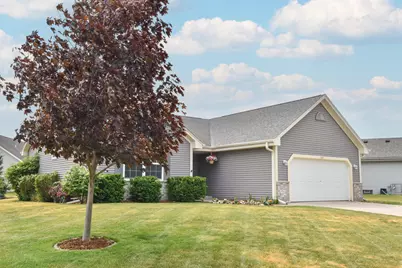 507  Sand Dr, West Bend, WI 53095 - Photo 7