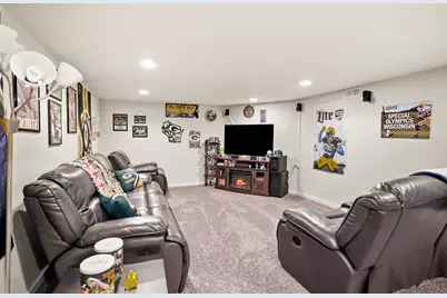 4015  Harding Rd, Kenosha, WI 53142 - Photo 33