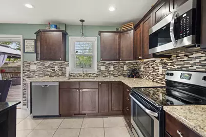 4015  Harding Rd, Kenosha, WI 53142 - Photo 9