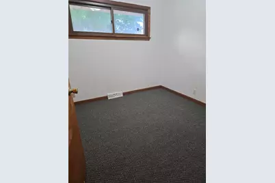 8805 W Bender Ave, Milwaukee, WI 53225 - Photo 9
