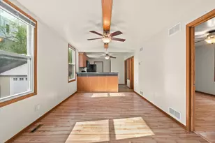 928 E Land Pl, Milwaukee, WI 53202 - Photo 7