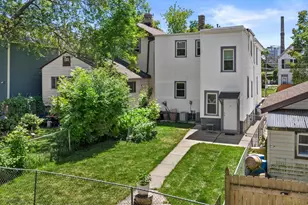 928 E Land Pl, Milwaukee, WI 53202 - Photo 23