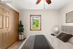 928 E Land Pl, Milwaukee, WI 53202 - Photo 15