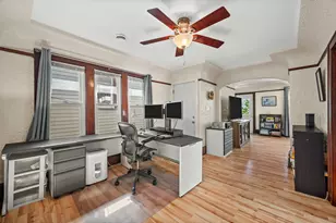 928 E Land Pl, Milwaukee, WI 53202 - Photo 17