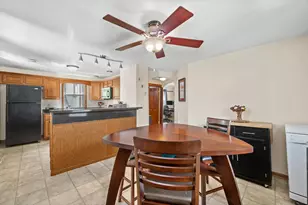 928 E Land Pl, Milwaukee, WI 53202 - Photo 19