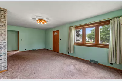 6213 S Elaine Ave, Cudahy, WI 53110 - Photo 5