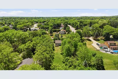 11810 W Howard Ave, Greenfield, WI 53228 - Photo 19