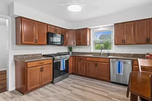 1542 3rd St, Delafield, WI 53018 - Photo 25
