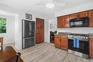 1542 3rd St, Delafield, WI 53018 - Photo 5