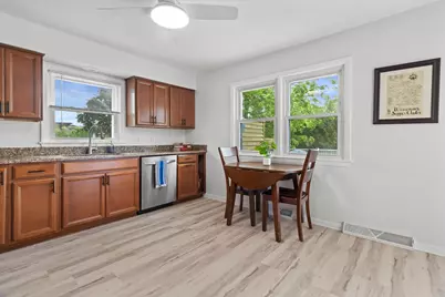 1542  3rd St, Delafield, WI 53018 - Photo 17