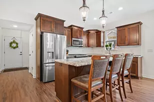 870 Bridlewood Dr, Hartford, WI 53027 - Photo 3