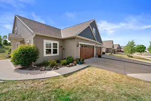 870 Bridlewood Dr, Hartford, WI 53027 - Photo 41