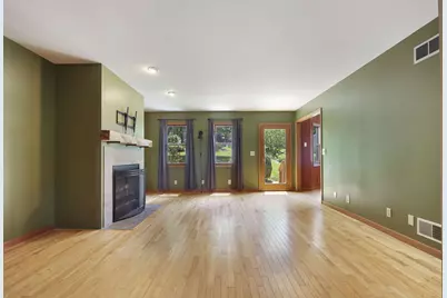 553 W Twin Lakes Rd, Bloomfield, WI 53128 - Photo 11
