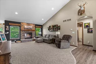 220 Silver Fox Dr, Kewaskum, WI 53040 - Photo 5