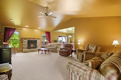 8206  61st St, Kenosha, WI 53142 - Photo 9
