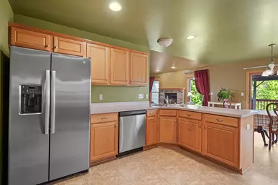 8206  61st St, Kenosha, WI 53142 - Photo 13