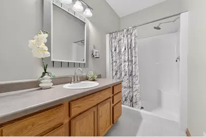 1631  Rolling Green Dr, Racine, WI 53406 - Photo 19