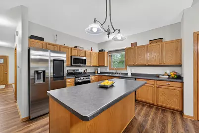 1631  Rolling Green Dr, Racine, WI 53406 - Photo 9