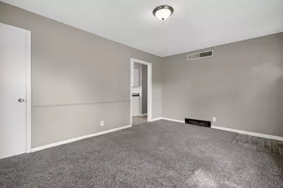 5849 N 62nd St, Milwaukee, WI 53218 - Photo 11