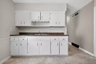 5849 N 62nd St, Milwaukee, WI 53218 - Photo 15