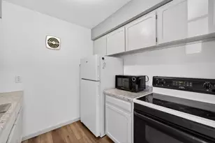 2650 S 60th St, Milwaukee, WI 53219 - Photo 9
