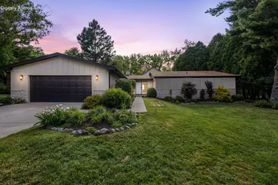 986  Indian Hills Rd, Fontana, WI 53125 - Photo 3