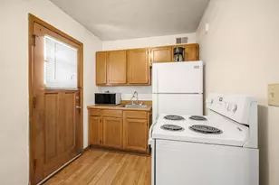 3141 S 48th St, Milwaukee, WI 53219 - Photo 7