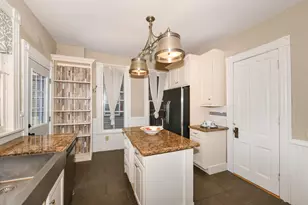 933 N 34th St, Milwaukee, WI 53208 - Photo 21
