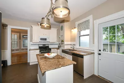 933 N 34th St, Milwaukee, WI 53208 - Photo 23