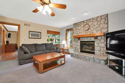3430  Shorewood Dr, Racine, WI 53404 - Photo 5