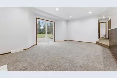 2504 N 112th St, Wauwatosa, WI 53226 - Photo 9