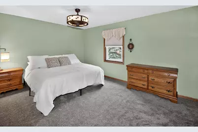 2070 S 103rd Ct, West Allis, WI 53227 - Photo 7
