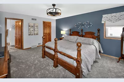 2070 S 103rd Ct, West Allis, WI 53227 - Photo 5