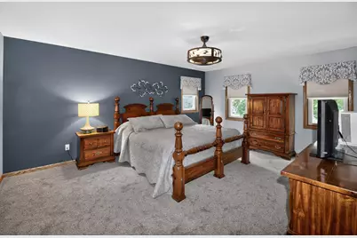 2070 S 103rd Ct, West Allis, WI 53227 - Photo 17