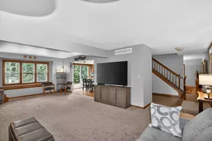 2070 S 103rd Ct, West Allis, WI 53227 - Photo 9
