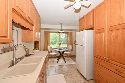 1078 N 120th St, Wauwatosa, WI 53226 - Photo 15