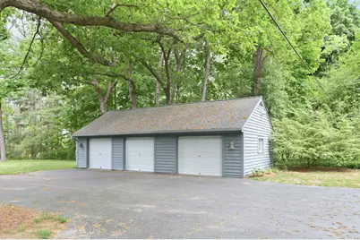 1031 N Genesee Woods Dr, Summit, WI 53066 - Photo 45