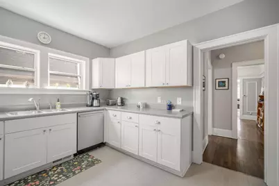 3924 N Maryland Ave, Shorewood, WI 53211 - Photo 9