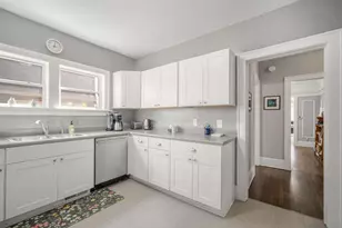 3924 N Maryland Ave, Shorewood, WI 53211 - Photo 9