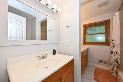 12525 W Eden Trl, New Berlin, WI 53151 - Photo 19