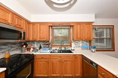 12525 W Eden Trl, New Berlin, WI 53151 - Photo 9