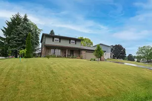 12525 W Eden Trail, New Berlin, WI 53151 - Photo 23