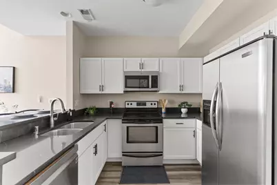 2121 S Kinnickinnic Ave #110, Milwaukee, WI 53207 - Photo 7