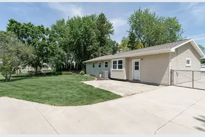 205  Marguerite Ct, Mayville, WI 53050 - Photo 5