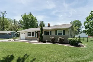 205 Marguerite Ct, Mayville, WI 53050 - Photo 1