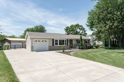 205  Marguerite Ct, Mayville, WI 53050 - Photo 3