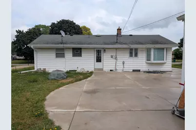 W148N8147  University Dr, Menomonee Falls, WI 53051 - Photo 3