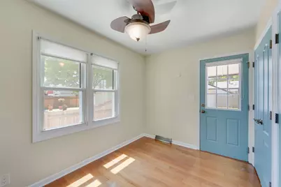 5639 N Bay Ridge Ave, Whitefish Bay, WI 53217 - Photo 7